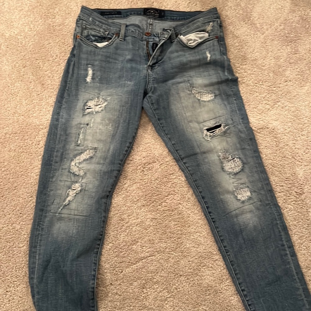 Lucky Brand boyfriend distressed jeans size 8/29